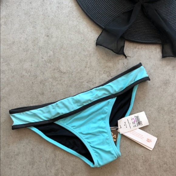 3/$25 SALE - Picture 4 of 4